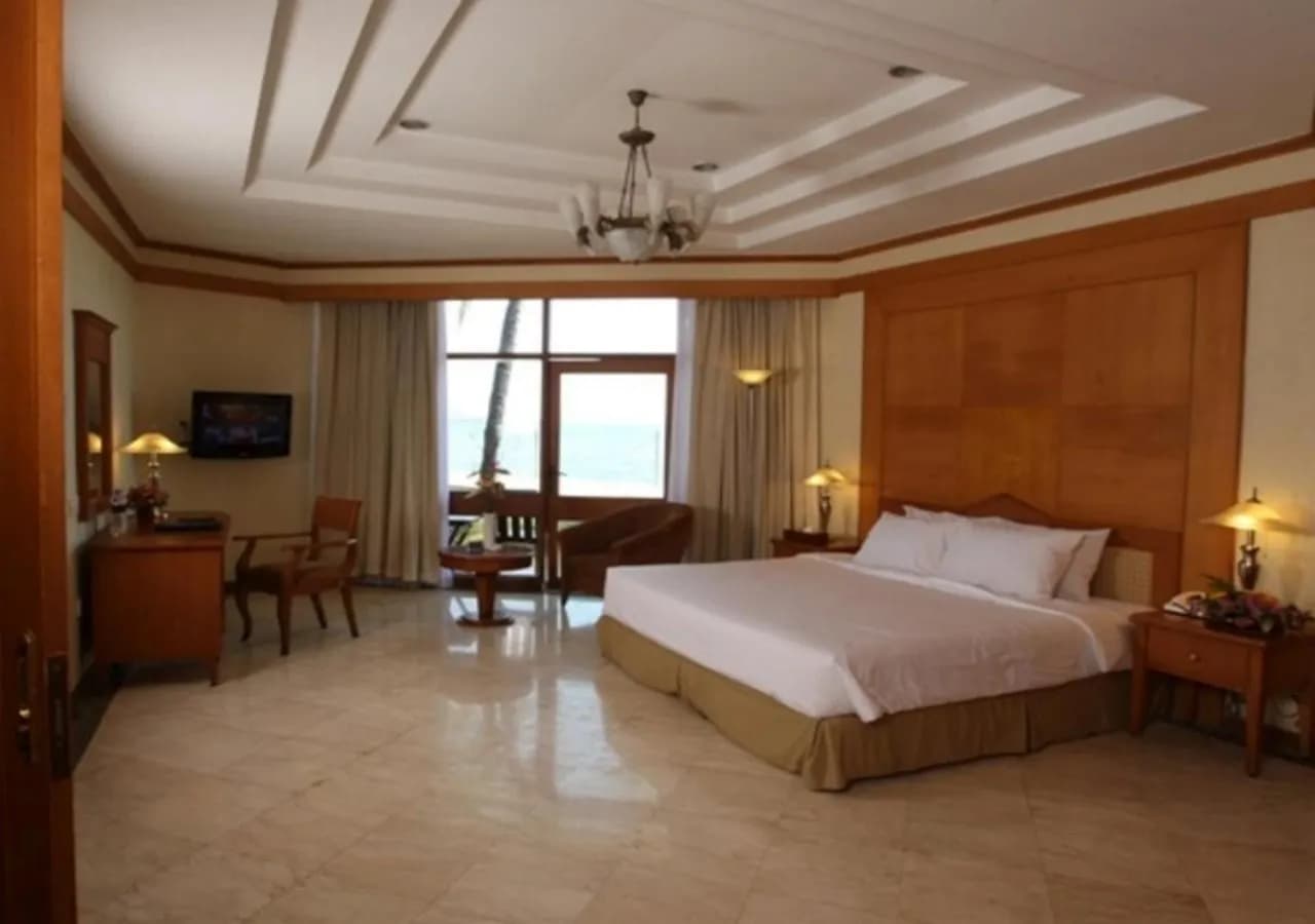 Makassar Golden 4