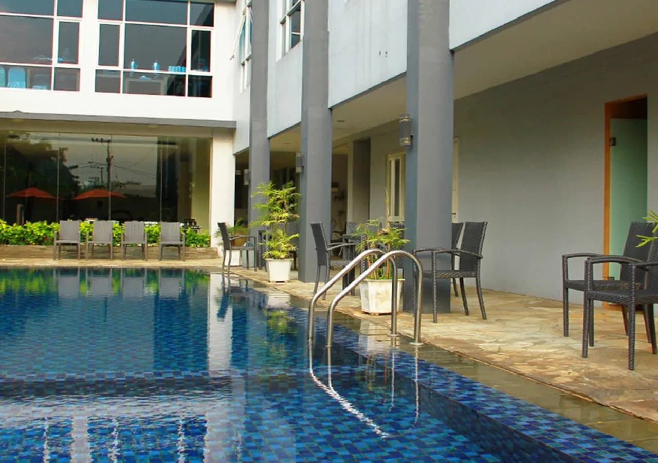 Solaris Malang 4