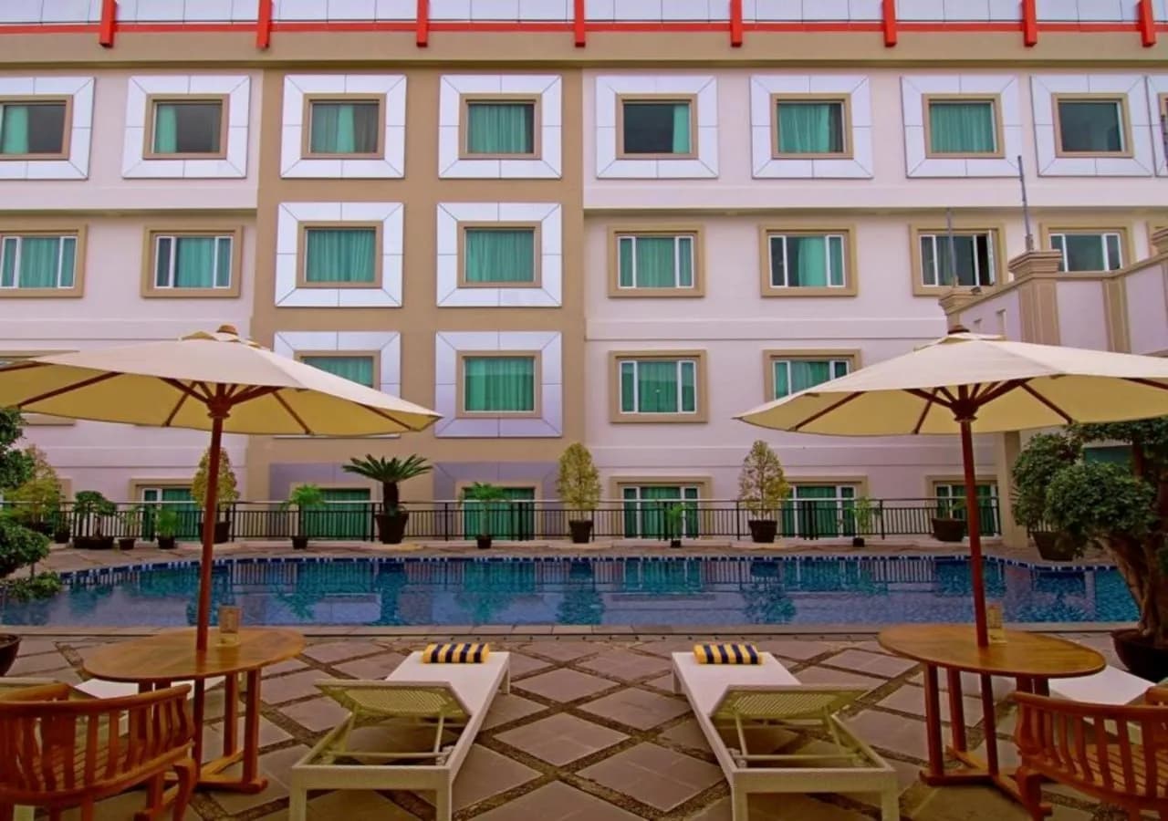 Rocky Plaza Hotel Padang 4