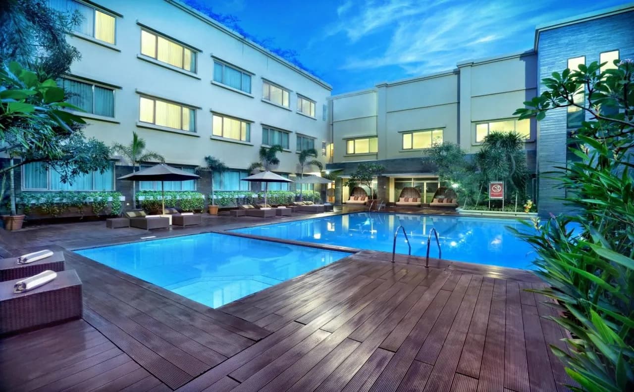 Aston Tropicana Hotel 5