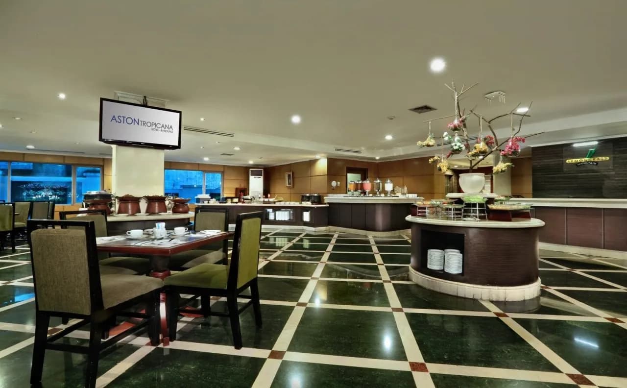 Aston Tropicana Hotel 3