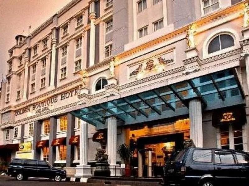 Golden Boutique Melawai