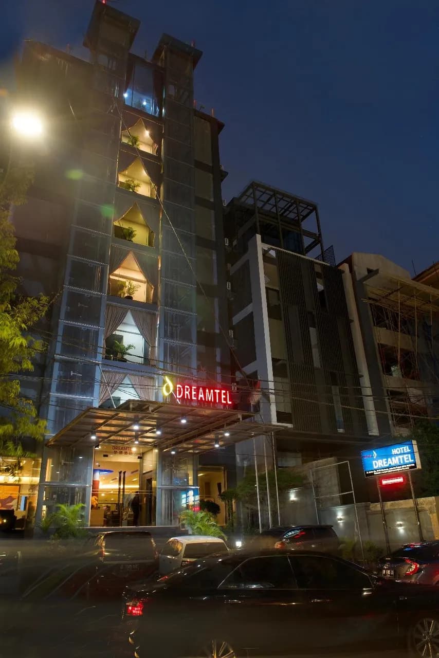 Dreamtel Jakarta 4