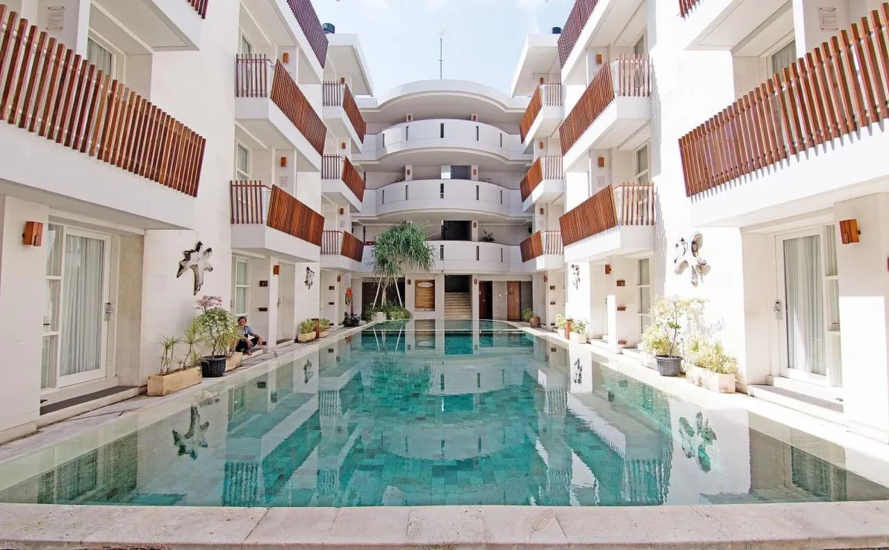 Adhi Jaya Sunset Hotel
