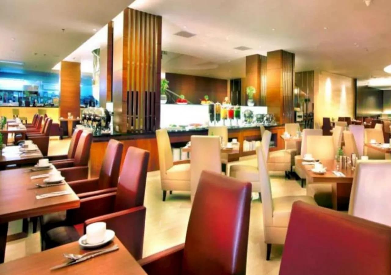 Aston Makassar Hotel  & Convention Center 5