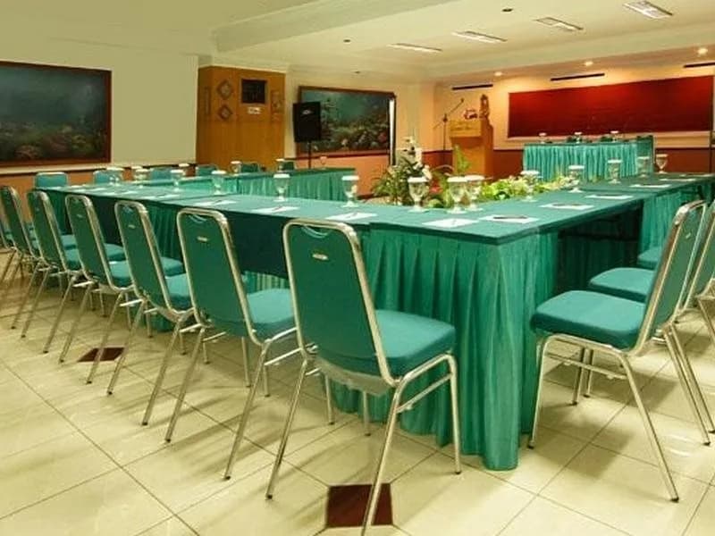 Losari Beach Inn 4