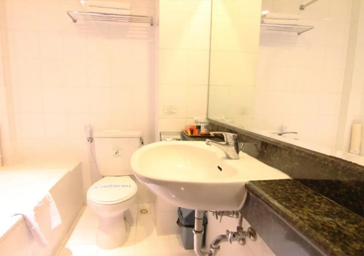 Narita Hotel Surabaya 2