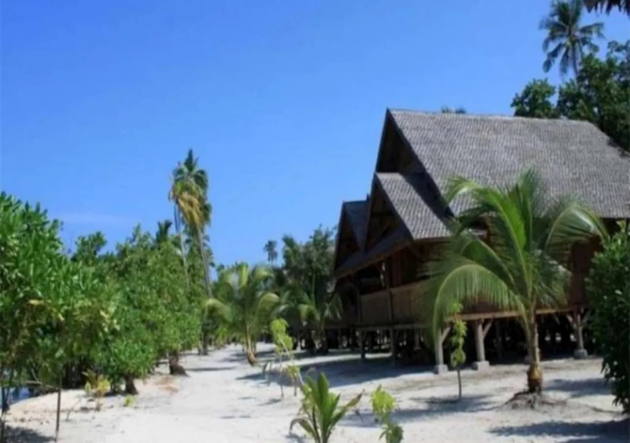 Wakatobi Patuno Diving & Beach Resort 3