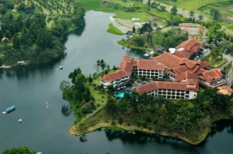 Lido Lake Resort by MNC Hotel 3