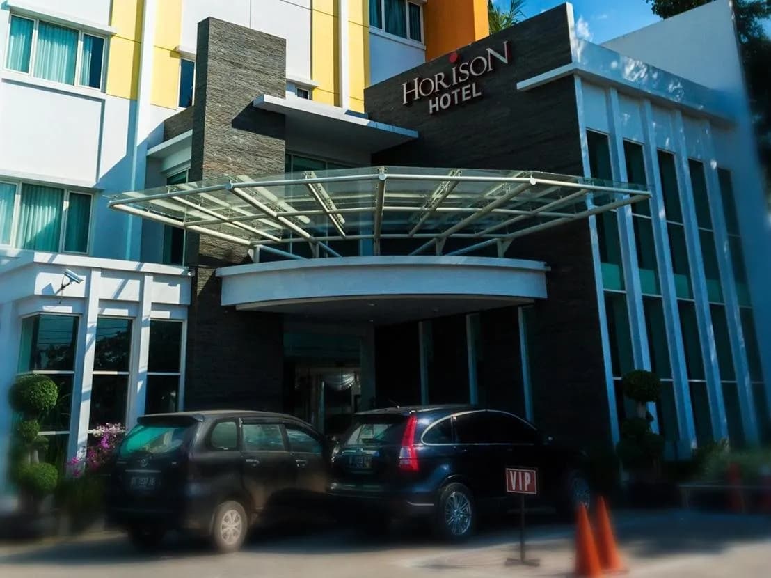 Horison Kendari 4