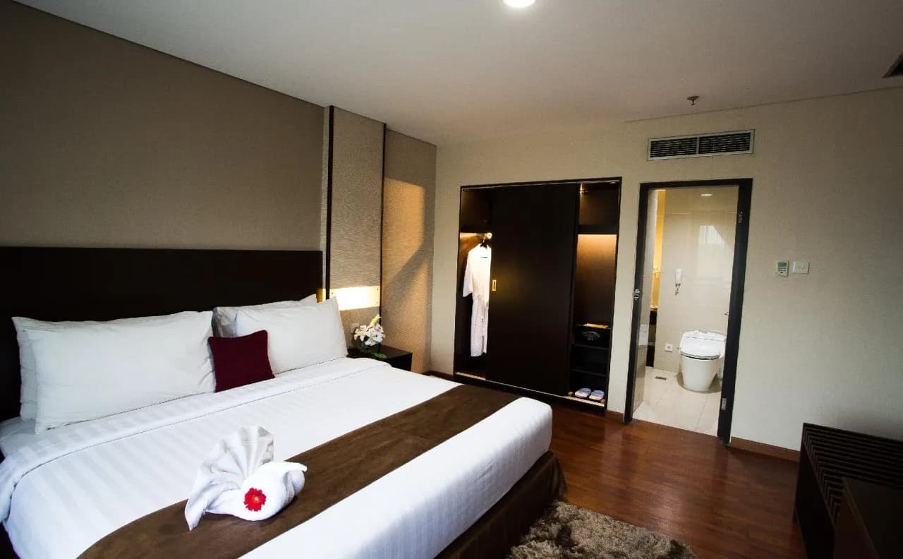 The Royale Krakatau Hotel 4