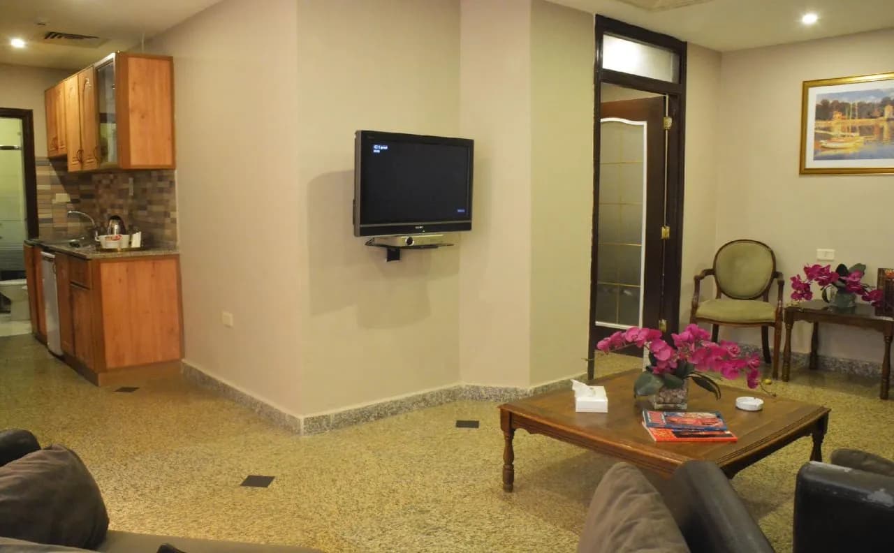 Capri Hotel Suites 4