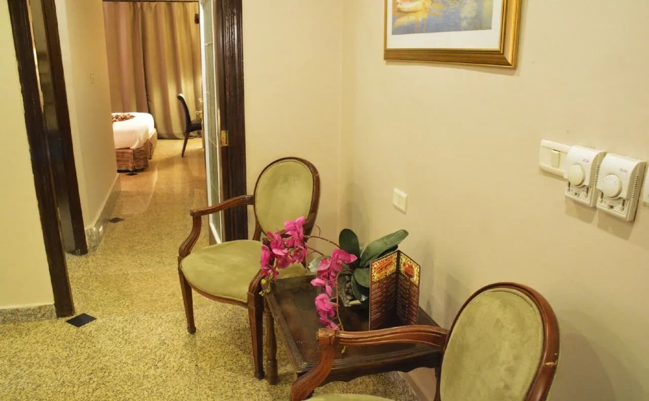 Capri Hotel Suites 3