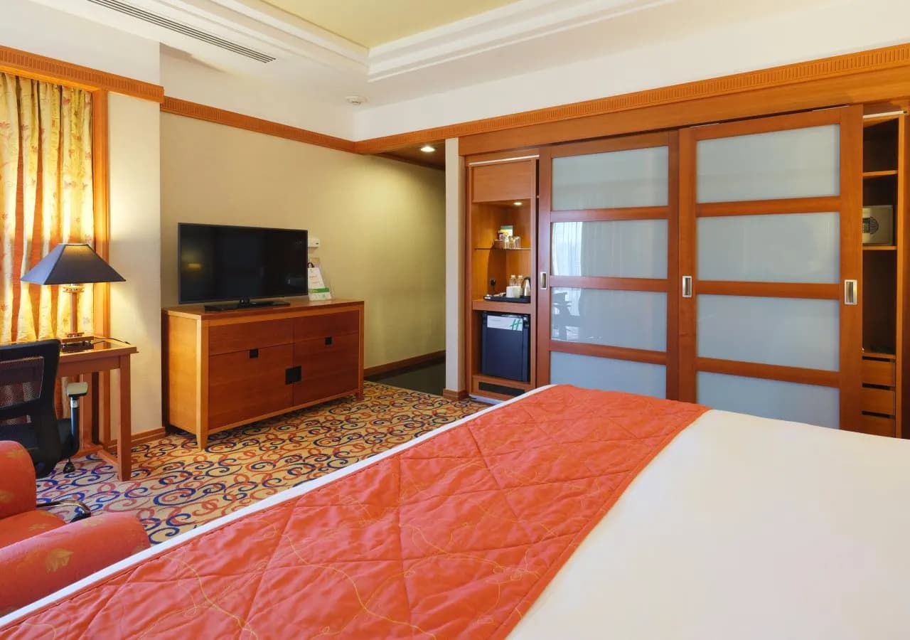 Holiday Inn Kuwait 2
