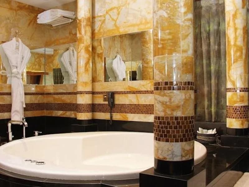 Holiday Inn Kuwait 4