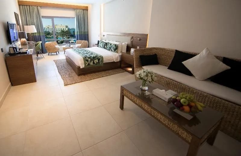The Palms Beach Hotel And Spa 2