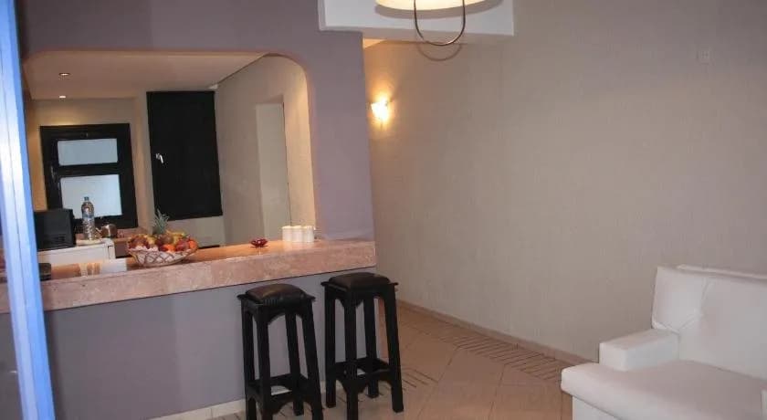 Anezi Tower Hotel & Apartments 3