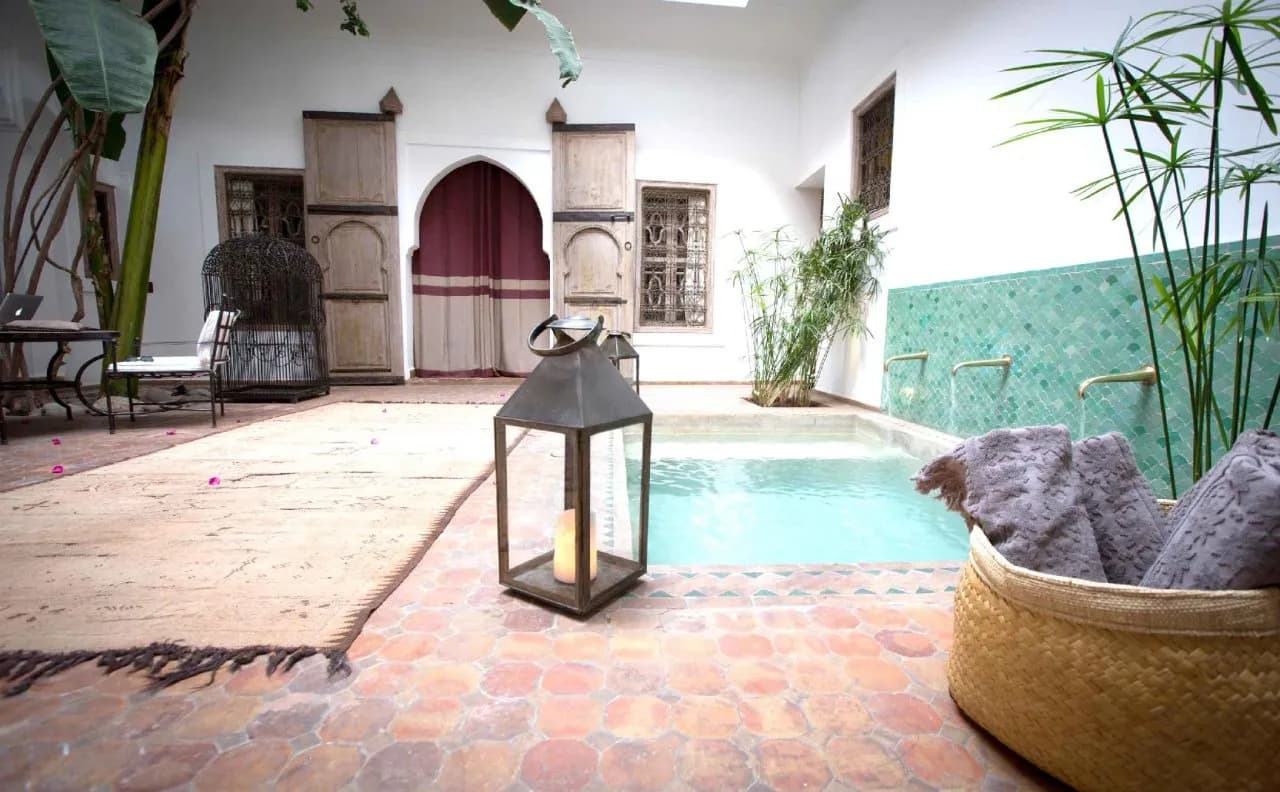 Riad Altair 4