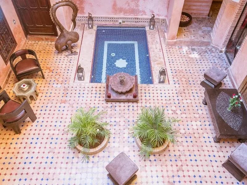 Riad Laora