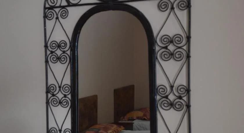 Dar Omar Khayam 4