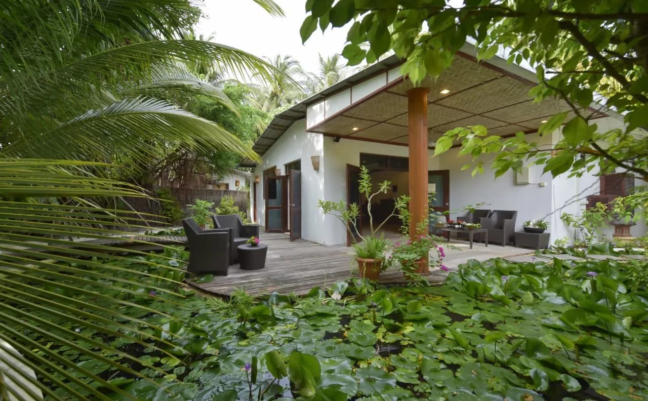 Angaga Island Resort & Spa 5