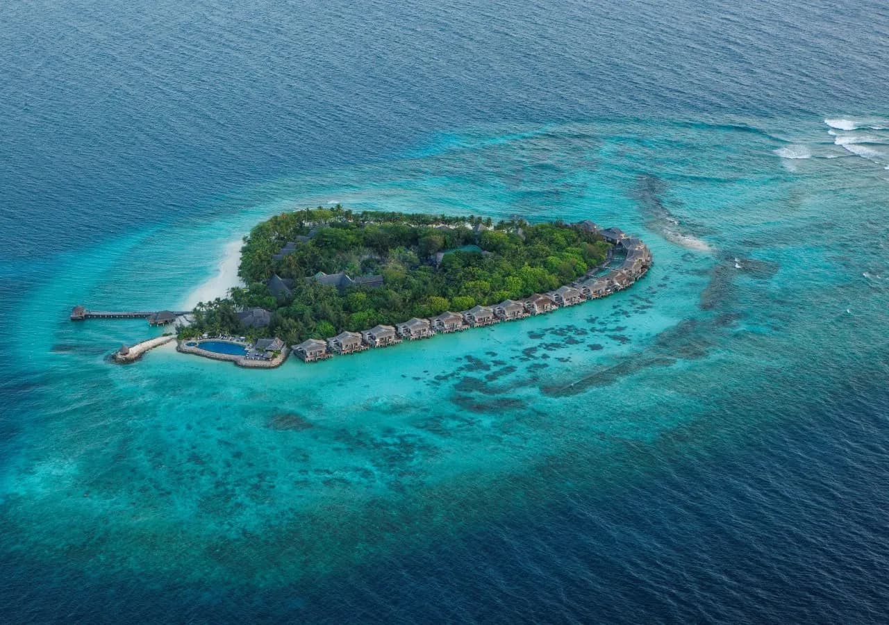 Taj Coral Reef Resort & Spa, Maldives 2