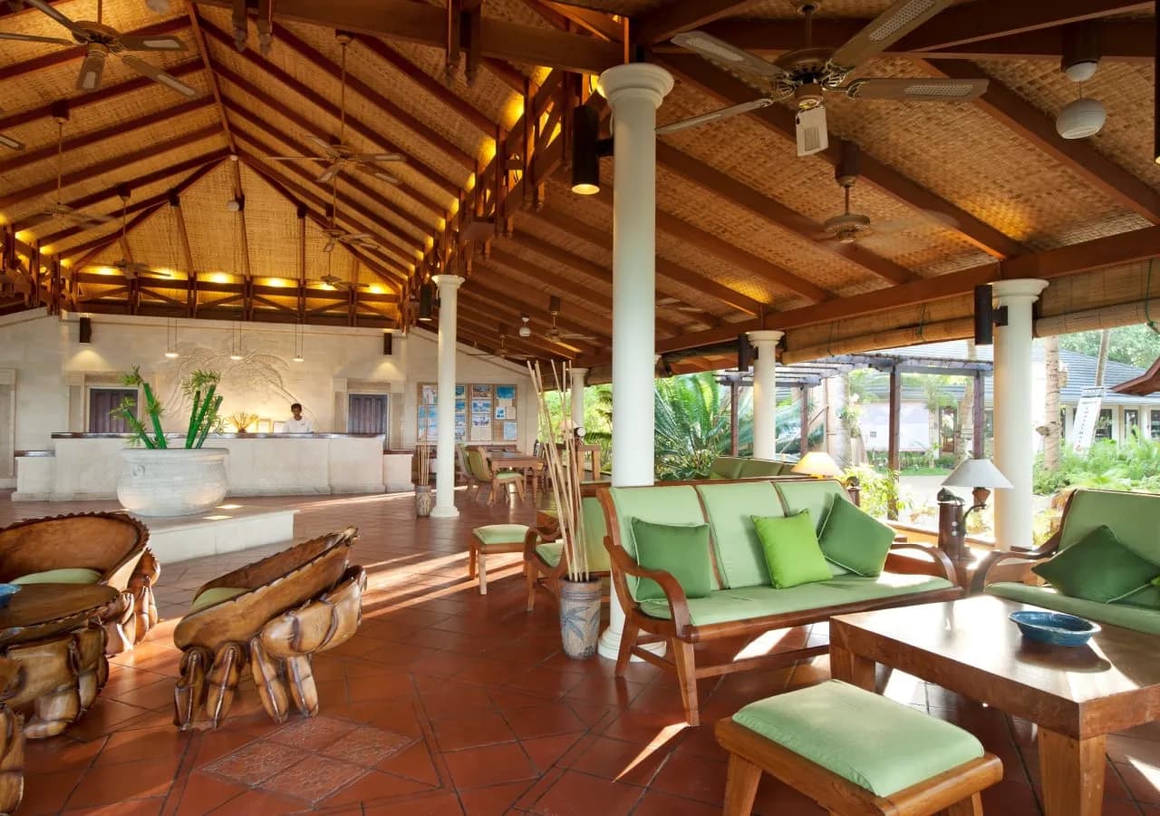 Royal Island Resort & Spa 3