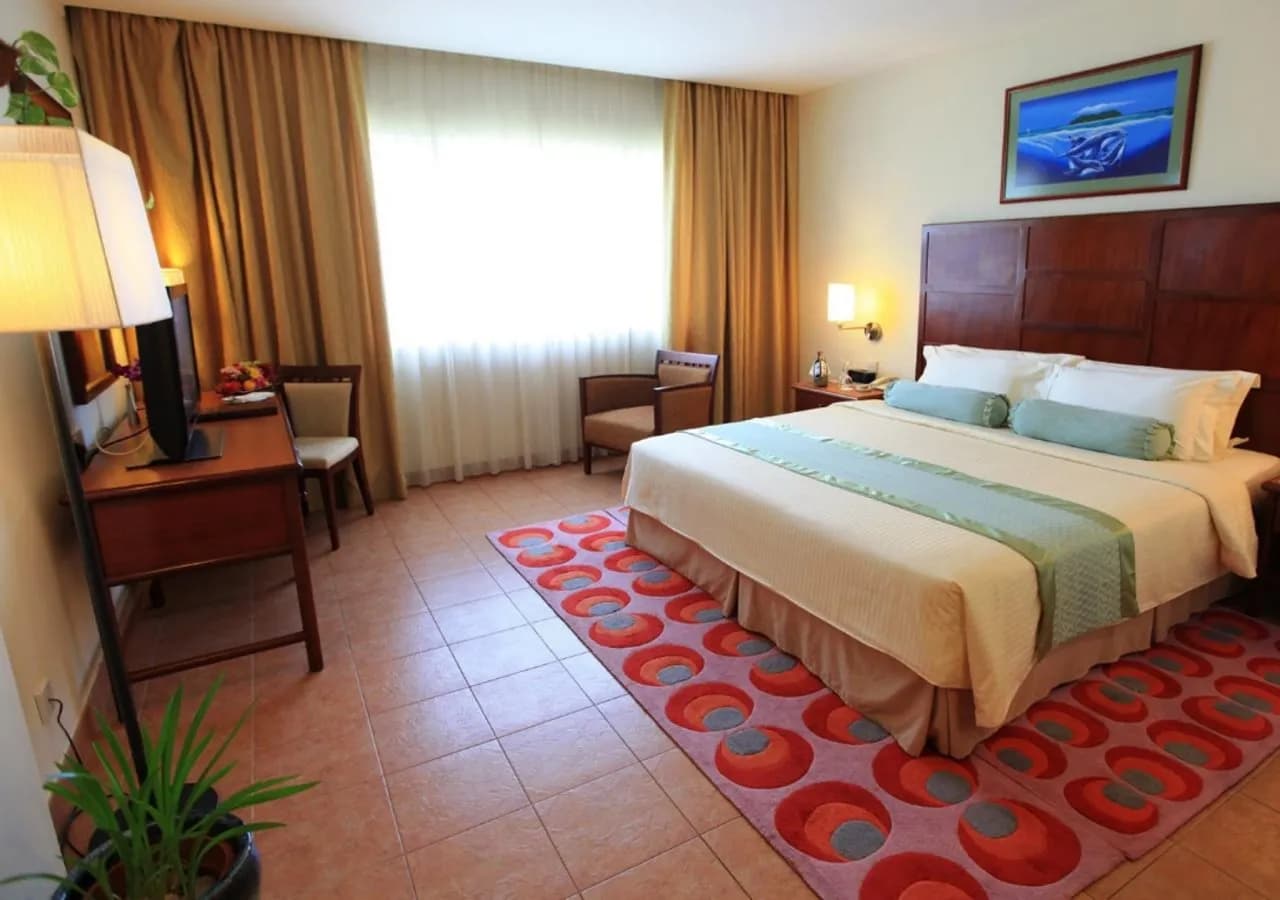 Hulhule Island Hotel 3