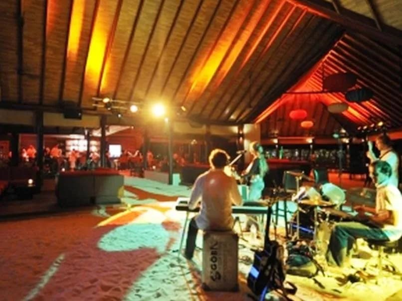 ROBINSON Maldives 4