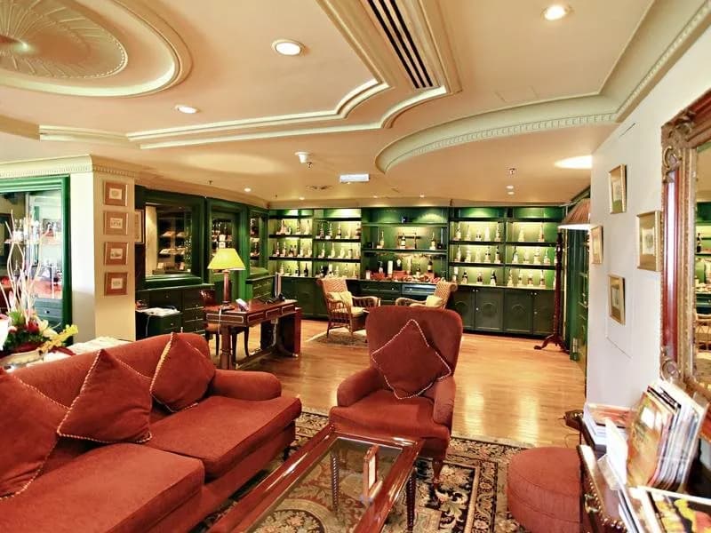 Merdeka Palace Hotel & Suites 4