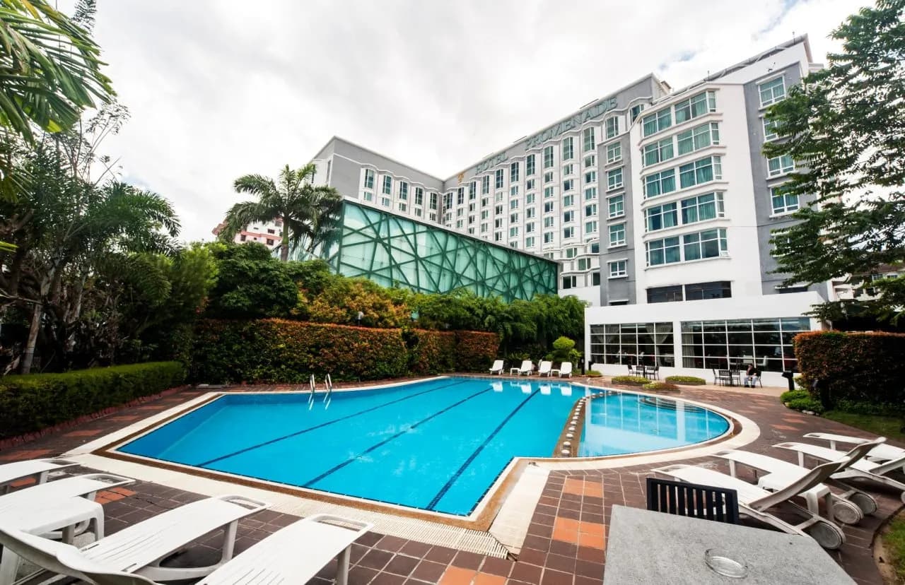 Promenade Hotel 4