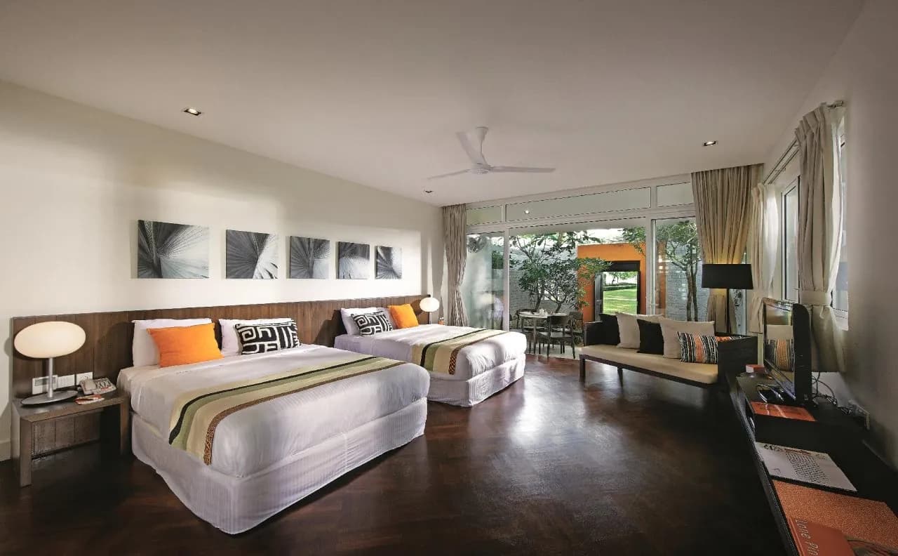 Lone Pine, The Boutique Hotel by The Beach 4