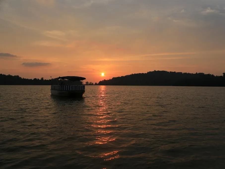 Bukit Merah Laketown Resort 5