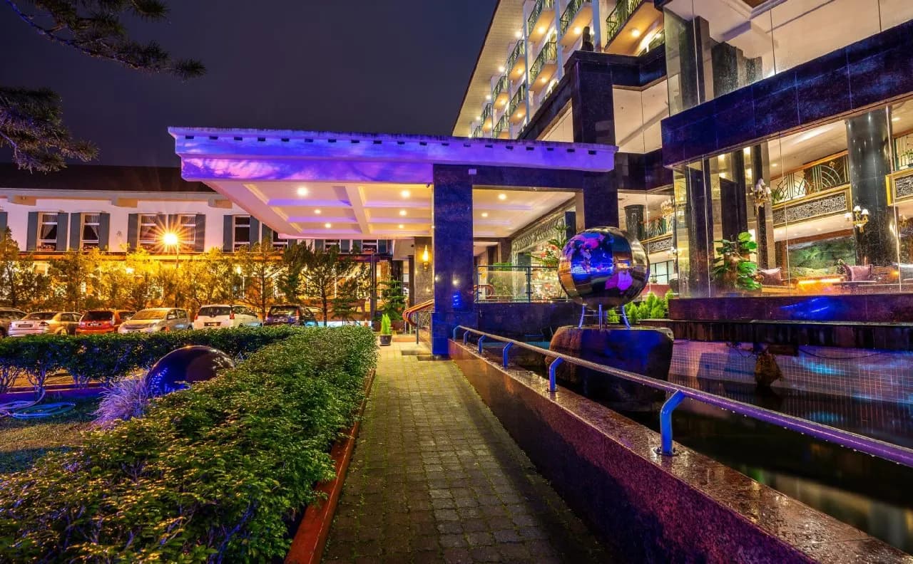 Century Pines Resort 3