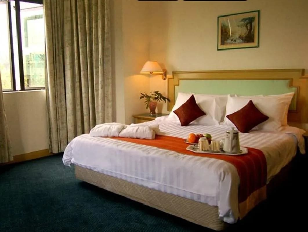 Regalodge Hotel 4