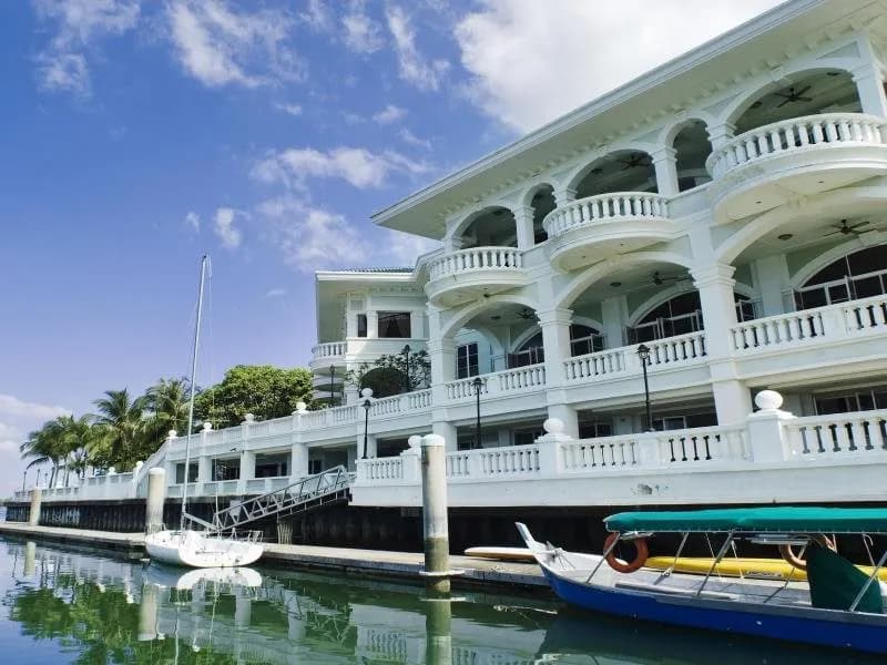 Avillion Admiral Cove 5