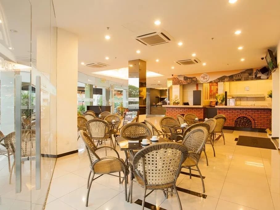 Leo Express Hotel 4