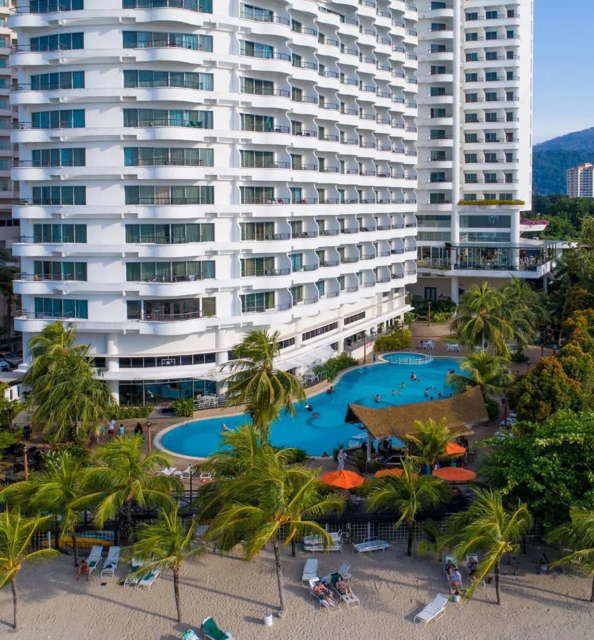 Flamingo Hotel by the Beach  3