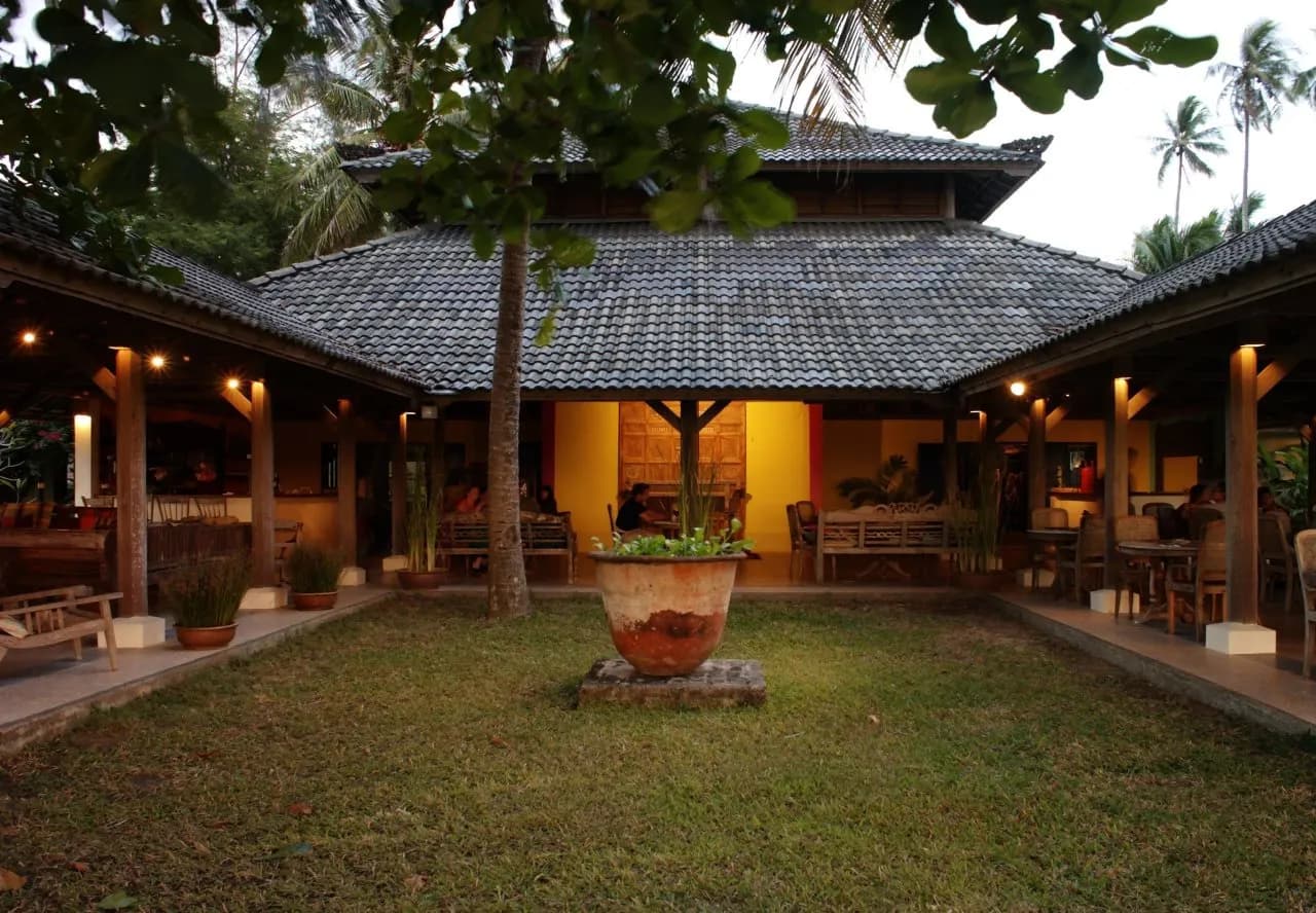 Bon Ton Antique Wooden Villas 5