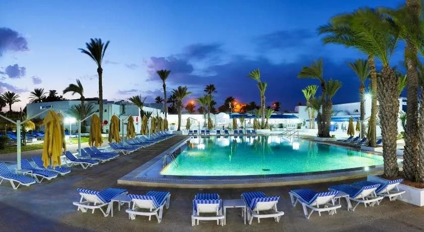 Hari Club Beach Resort 