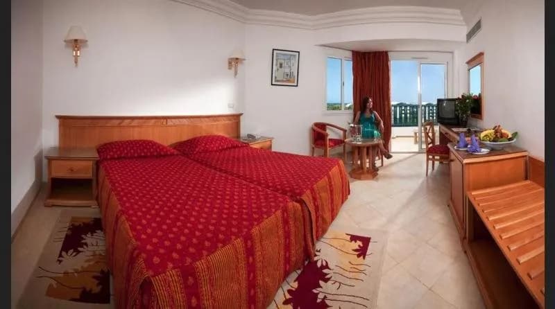 Riviera Hotel 4