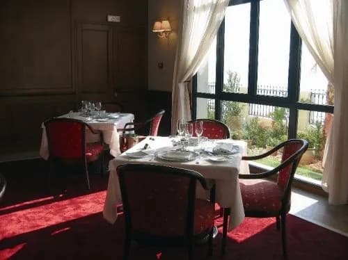 Concorde Hotel Les Berges du Lac 5