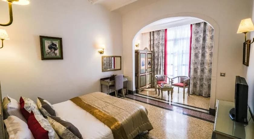 Hotel Majestic 2