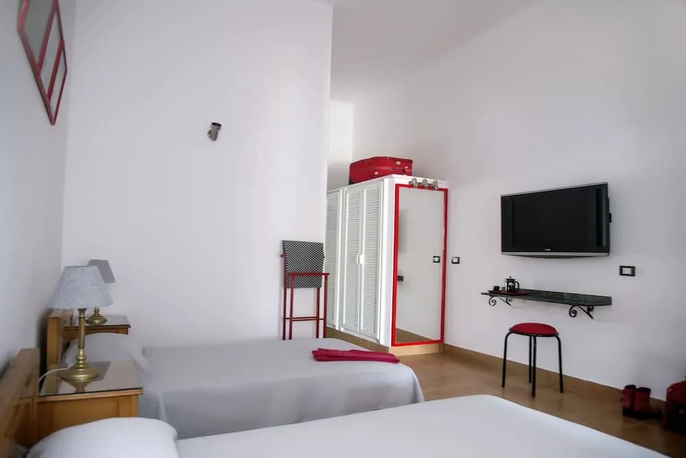 El Pacha Suites 3