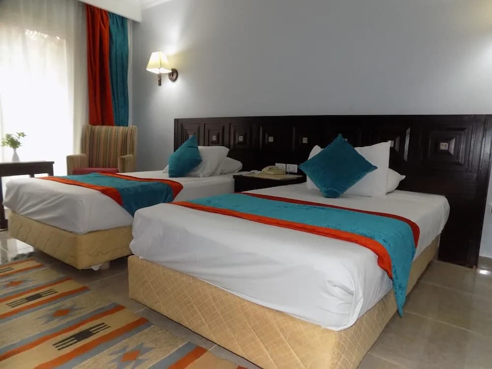 Turquoise Beach Hotel  4