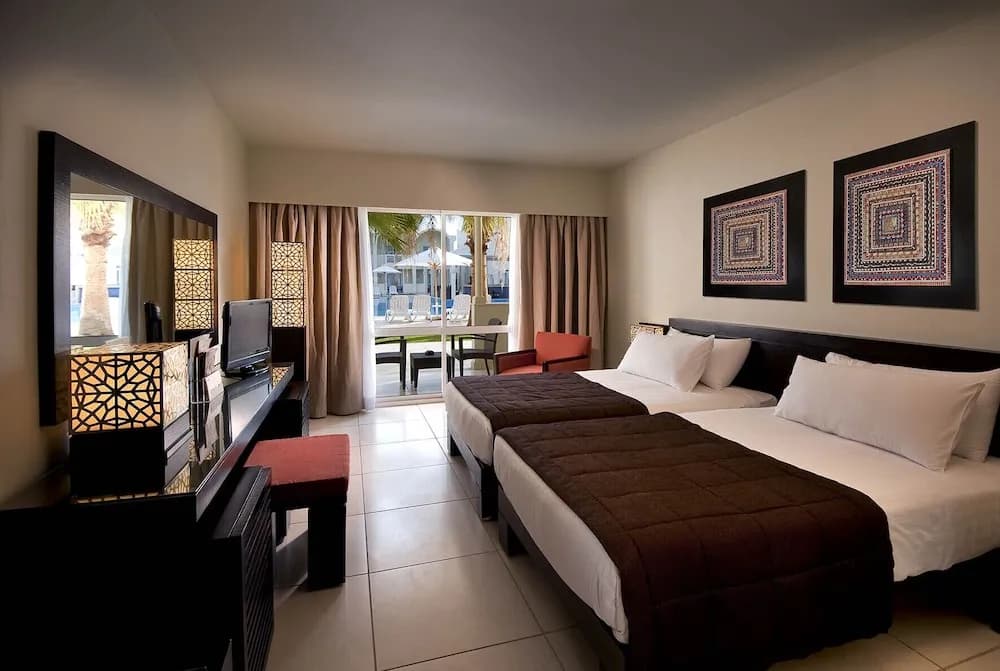 Reef Oasis Beach Resort 5