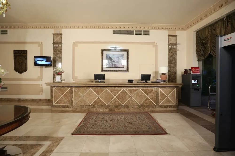 Paradise Inn Beach Resort 5