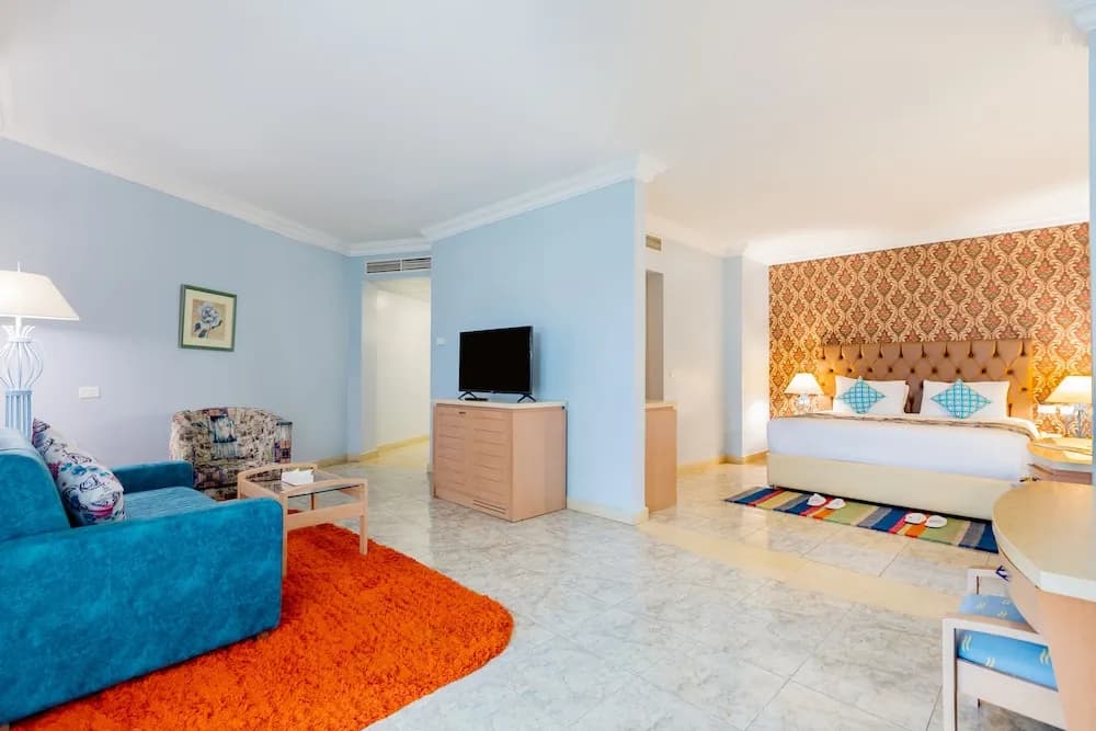 Royal Lagoons Aqua Park Resort & Spa 4