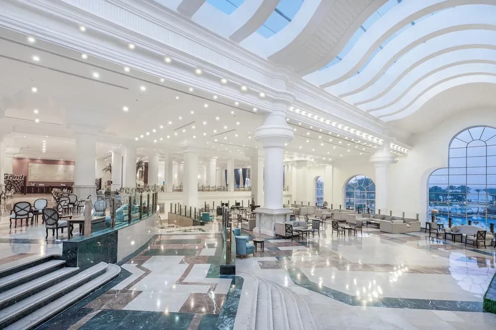 V Beach Resort - Sahl Hasheesh 4