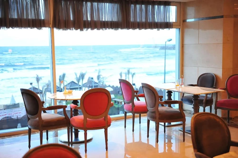 Hilton Alexandria Corniche 2